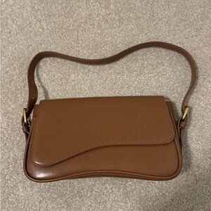 Tan shoulder / cross body purse